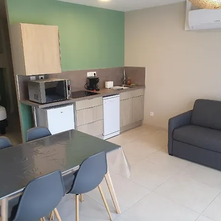 Aparthotel Clos Du Beron- Meuble De Tourisme 3*