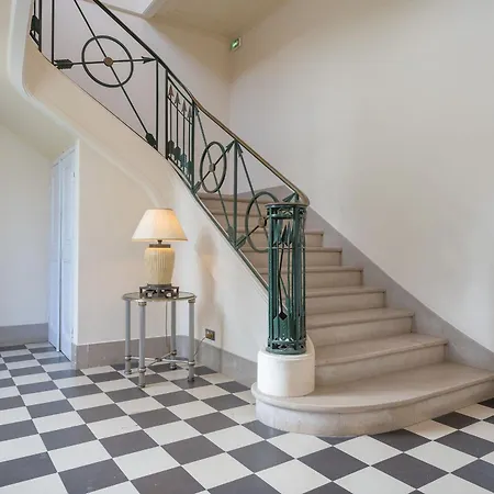 Apart Otel Domaine Du Beron - Chateau Et